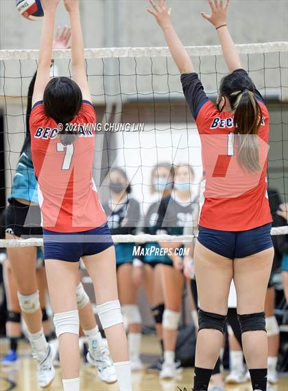 Thumbnail 1 in Beckman @ Aliso Niguel photogallery.