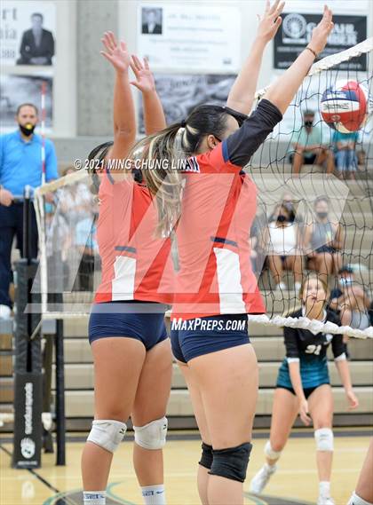 Thumbnail 3 in Beckman @ Aliso Niguel photogallery.