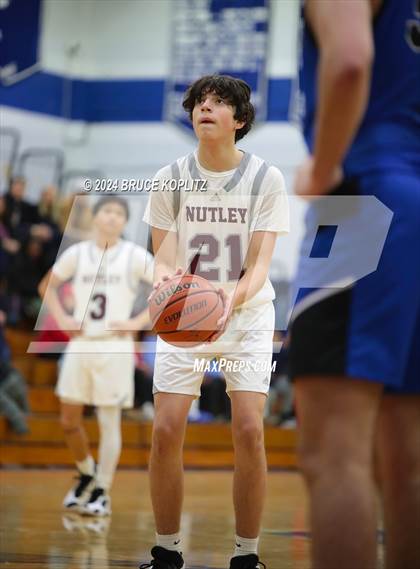 Thumbnail 2 in Nutley @ Millburn photogallery.