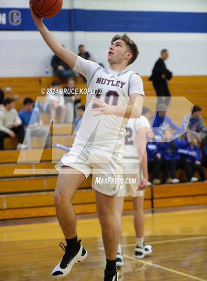 Thumbnail 1 in Nutley @ Millburn photogallery.