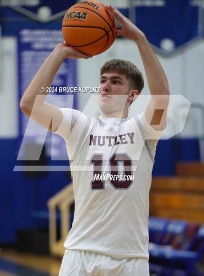 Thumbnail 1 in Nutley @ Millburn photogallery.