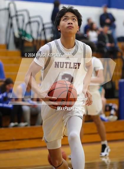Thumbnail 2 in Nutley @ Millburn photogallery.