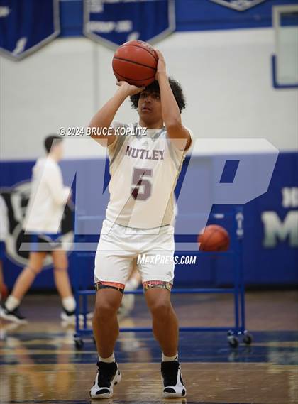 Thumbnail 3 in Nutley @ Millburn photogallery.