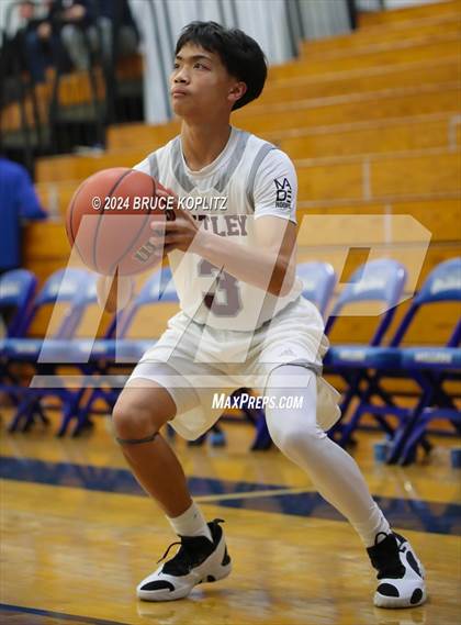 Thumbnail 2 in Nutley @ Millburn photogallery.