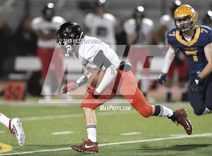 Thumbnail 3 in La Jolla vs. Marina (CIF State D4-A Southern Regional Final) photogallery.