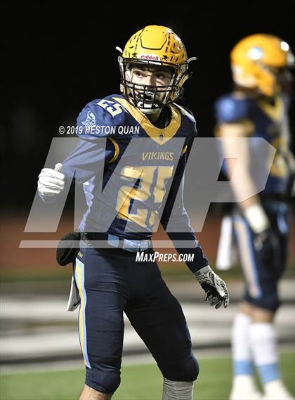 Thumbnail 2 in La Jolla vs. Marina (CIF State D4-A Southern Regional Final) photogallery.