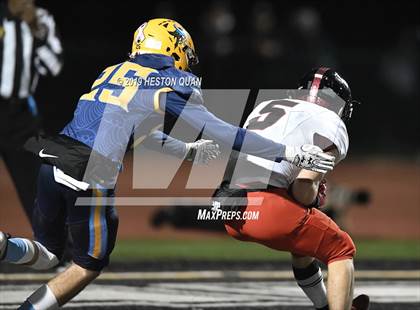 Thumbnail 3 in La Jolla vs. Marina (CIF State D4-A Southern Regional Final) photogallery.
