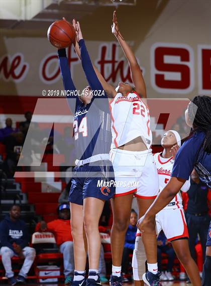 Thumbnail 3 in Serra vs. Chaminade (Battle at the Beach) photogallery.