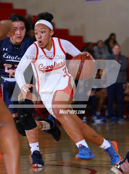 Thumbnail 3 in Serra vs. Chaminade (Battle at the Beach) photogallery.