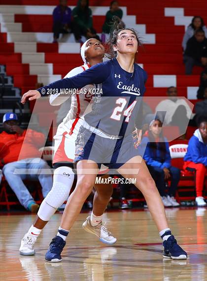 Thumbnail 3 in Serra vs. Chaminade (Battle at the Beach) photogallery.