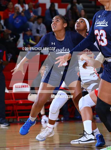 Thumbnail 3 in Serra vs. Chaminade (Battle at the Beach) photogallery.