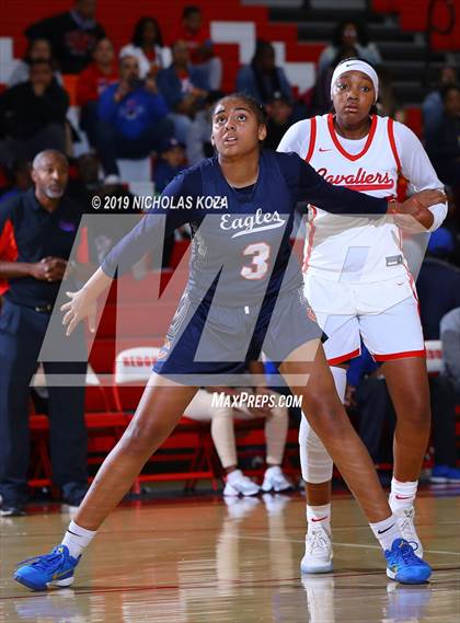 Thumbnail 2 in Serra vs. Chaminade (Battle at the Beach) photogallery.