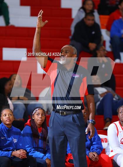 Thumbnail 2 in Serra vs. Chaminade (Battle at the Beach) photogallery.