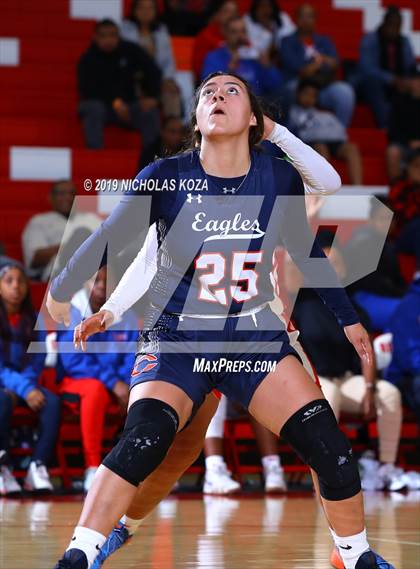 Thumbnail 3 in Serra vs. Chaminade (Battle at the Beach) photogallery.
