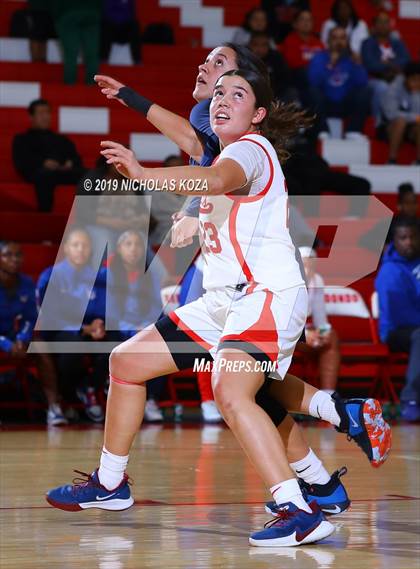 Thumbnail 2 in Serra vs. Chaminade (Battle at the Beach) photogallery.