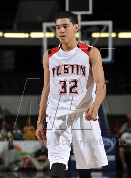 Thumbnail 2 in Royal vs. Tustin (CIF-SS 3AAA Final) photogallery.