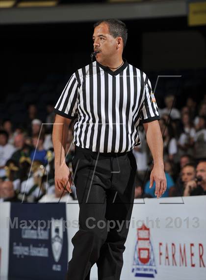 Thumbnail 1 in Royal vs. Tustin (CIF-SS 3AAA Final) photogallery.