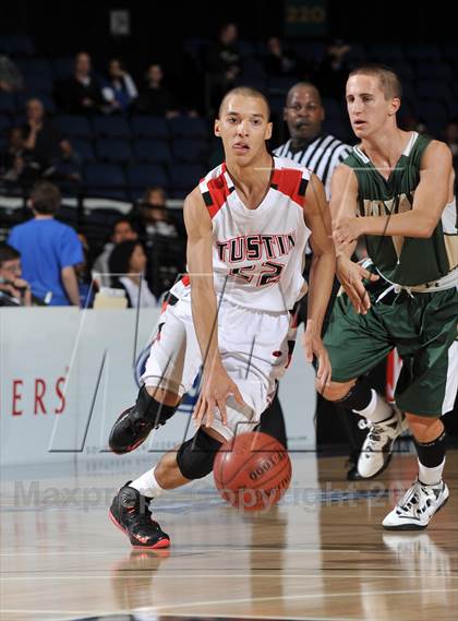 Thumbnail 1 in Royal vs. Tustin (CIF-SS 3AAA Final) photogallery.