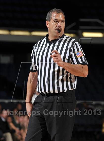 Thumbnail 2 in Royal vs. Tustin (CIF-SS 3AAA Final) photogallery.