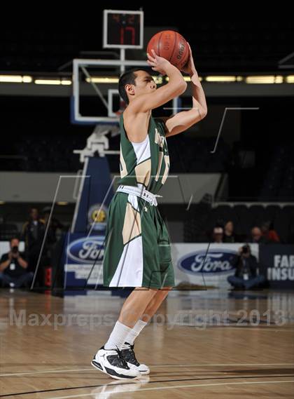 Thumbnail 3 in Royal vs. Tustin (CIF-SS 3AAA Final) photogallery.