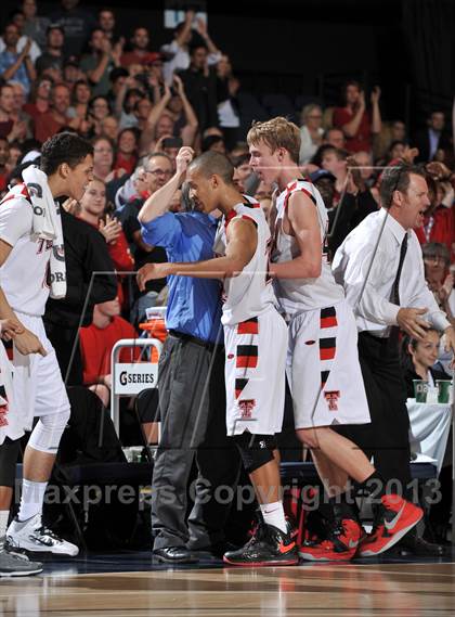 Thumbnail 3 in Royal vs. Tustin (CIF-SS 3AAA Final) photogallery.