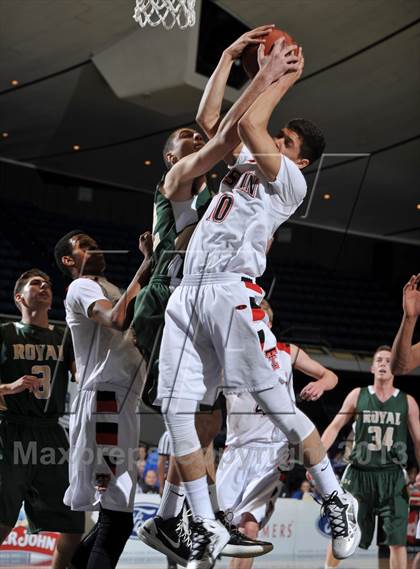 Thumbnail 1 in Royal vs. Tustin (CIF-SS 3AAA Final) photogallery.