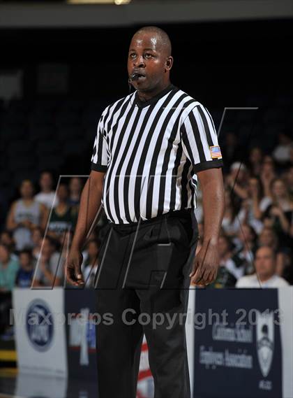 Thumbnail 1 in Royal vs. Tustin (CIF-SS 3AAA Final) photogallery.