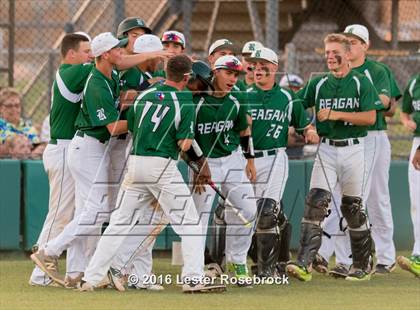 Thumbnail 2 in New Braunfels vs Reagan (6A Bi-district Playoffs) photogallery.