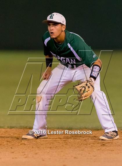 Thumbnail 3 in New Braunfels vs Reagan (6A Bi-district Playoffs) photogallery.