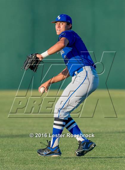 Thumbnail 3 in New Braunfels vs Reagan (6A Bi-district Playoffs) photogallery.