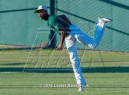 Thumbnail 2 in New Braunfels vs Reagan (6A Bi-district Playoffs) photogallery.