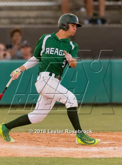 Thumbnail 2 in New Braunfels vs Reagan (6A Bi-district Playoffs) photogallery.