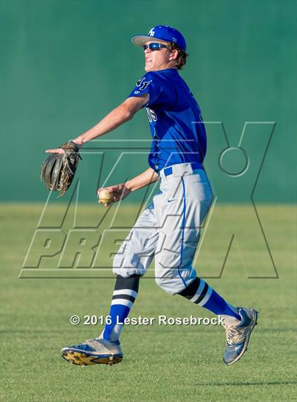 Thumbnail 1 in New Braunfels vs Reagan (6A Bi-district Playoffs) photogallery.