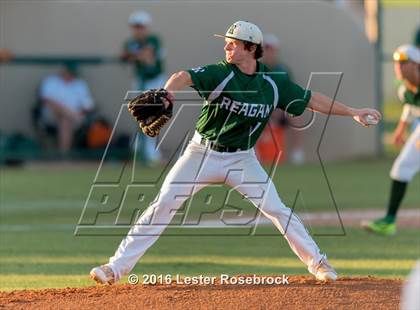 Thumbnail 2 in New Braunfels vs Reagan (6A Bi-district Playoffs) photogallery.