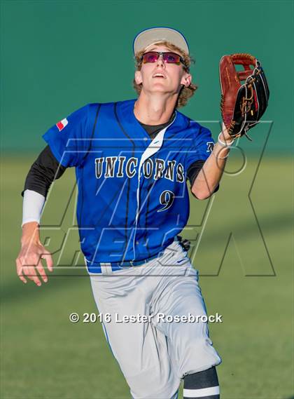 Thumbnail 1 in New Braunfels vs Reagan (6A Bi-district Playoffs) photogallery.