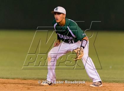 Thumbnail 3 in New Braunfels vs Reagan (6A Bi-district Playoffs) photogallery.