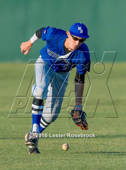 Thumbnail 3 in New Braunfels vs Reagan (6A Bi-district Playoffs) photogallery.