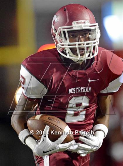 Thumbnail 1 in West Monroe vs. Destrehan (LHSAA Class 5A Semifinal) photogallery.