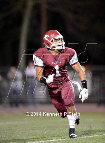Thumbnail 2 in West Monroe vs. Destrehan (LHSAA Class 5A Semifinal) photogallery.