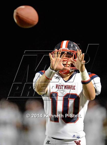 Thumbnail 1 in West Monroe vs. Destrehan (LHSAA Class 5A Semifinal) photogallery.