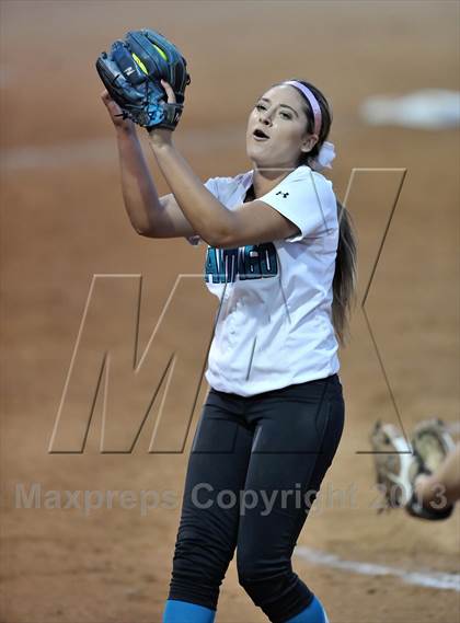 Thumbnail 1 in Santiago vs. Norco (CIF SS D1 Final) photogallery.