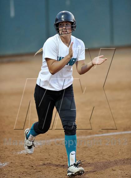 Thumbnail 2 in Santiago vs. Norco (CIF SS D1 Final) photogallery.