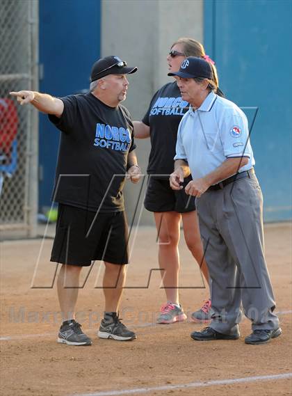 Thumbnail 2 in Santiago vs. Norco (CIF SS D1 Final) photogallery.