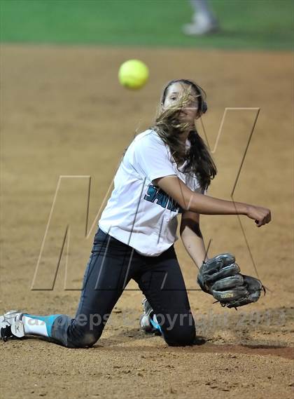 Thumbnail 2 in Santiago vs. Norco (CIF SS D1 Final) photogallery.