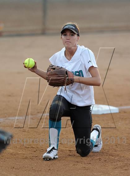 Thumbnail 3 in Santiago vs. Norco (CIF SS D1 Final) photogallery.
