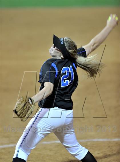 Thumbnail 3 in Santiago vs. Norco (CIF SS D1 Final) photogallery.