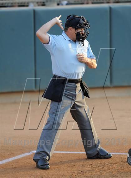 Thumbnail 2 in Santiago vs. Norco (CIF SS D1 Final) photogallery.