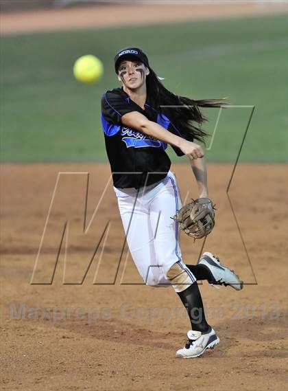Thumbnail 3 in Santiago vs. Norco (CIF SS D1 Final) photogallery.