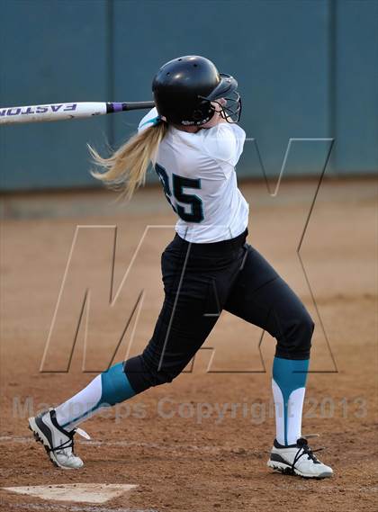 Thumbnail 2 in Santiago vs. Norco (CIF SS D1 Final) photogallery.