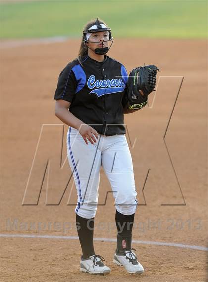 Thumbnail 3 in Santiago vs. Norco (CIF SS D1 Final) photogallery.